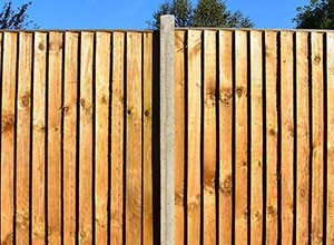 A guide to fence posts – steel, concrete, wood or composite?