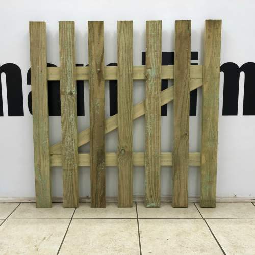 09000900FlatPicketGateGreen--Wooden-Picket-Gate-900x900-Pale-Green-Natural.jpg